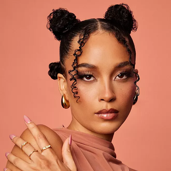 Dầu Gội Dưỡng Ẩm và Tăng Độ Bóng Cho Tóc Xoăn SheaMoisture Coconut & Hibiscus Curl & Shine Shampoo - Chai 1L
