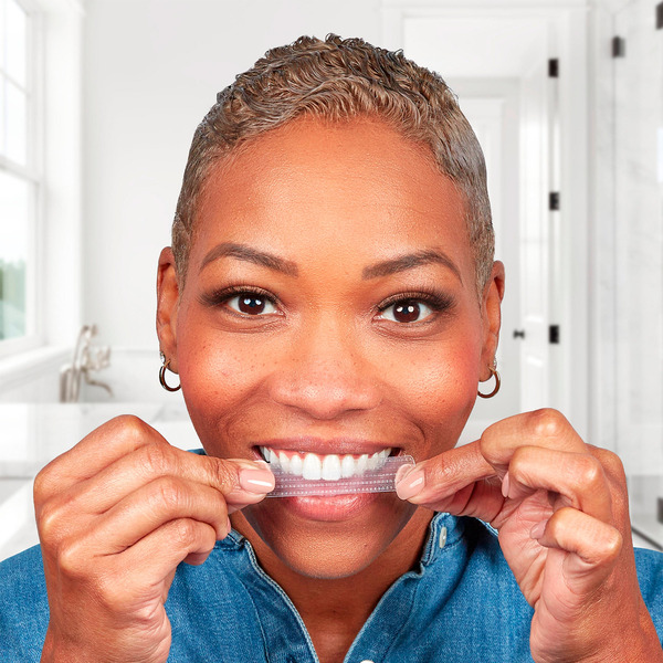 Bộ Miếng Dán Làm Trắng Răng Crest 3D Whitestrips Professional Effects Advanced + Monthly Express – 30 lần dùng